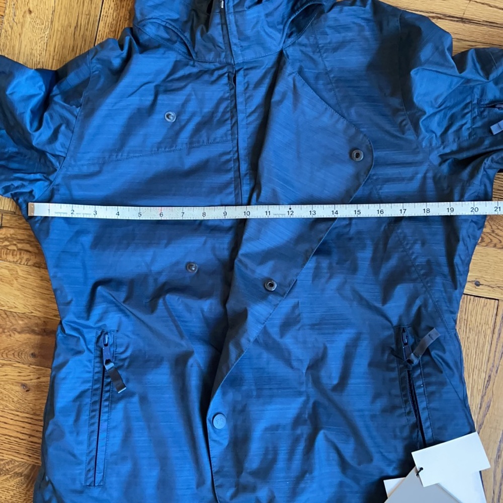Snowboarding Jacket - Picture 9 of 12